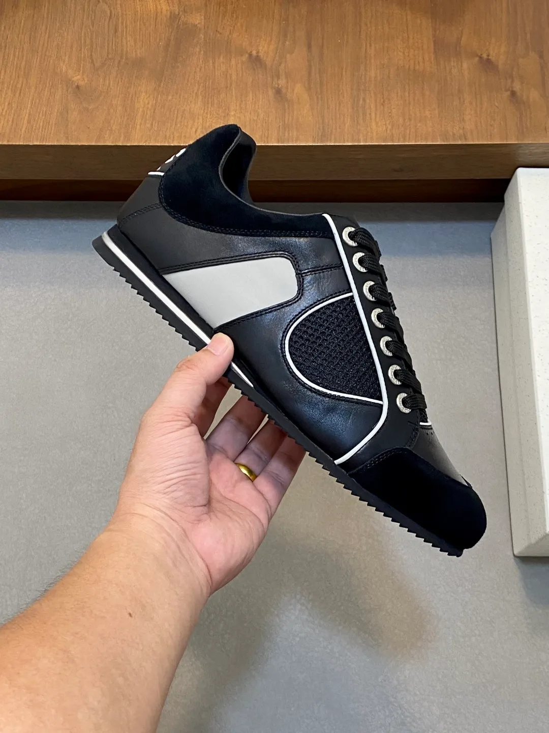 Men's shoes💰740 Dolce&Gabbana DG Cushion calfskin skate shoes｜Embellished with DG logo｜Lightweight, grippy two-tone TPU outsole adopts innovative design to provide excellent performance｜Jacquard label adds timeless style｜Original imported cowhide｜Multiple material splicing design｜Imported cowhide lining Cowhide foot pads｜Original TPU two-color elastic outsole Size: 39-44 (customized at 38.45.46)